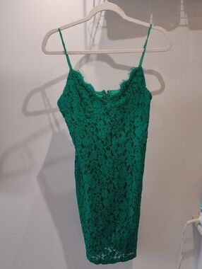 L'ATISTE Emerald Green Lace Dress with Spaghetti Straps